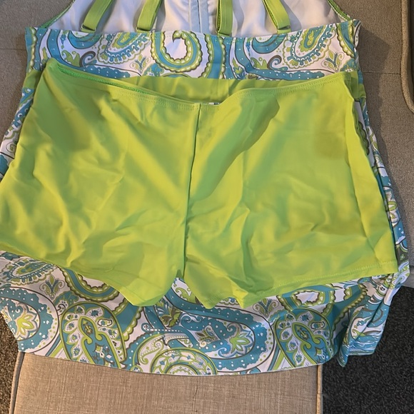 Women’s beautiful bathing suit Brand new vibrant colors XL and one 3xl - Picture 5 of 8